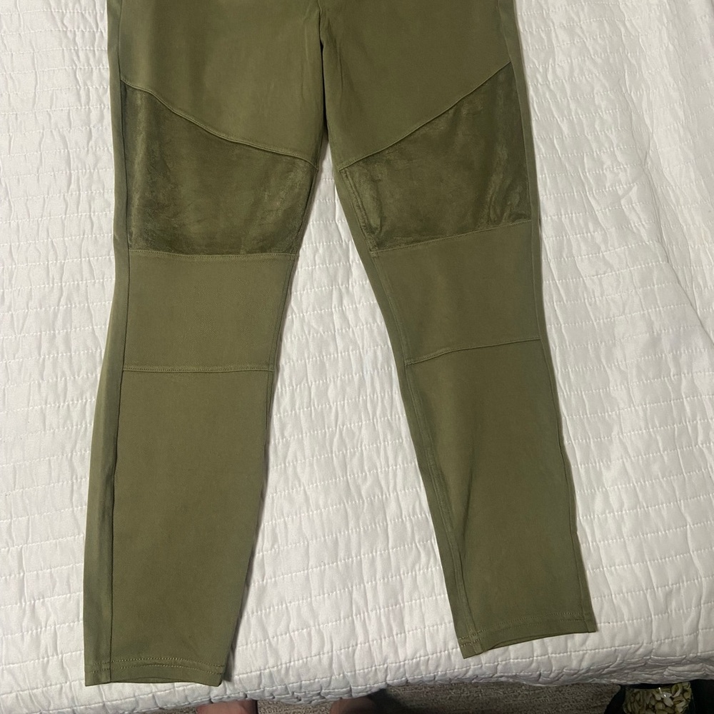 Pants - Picture 2 of 4